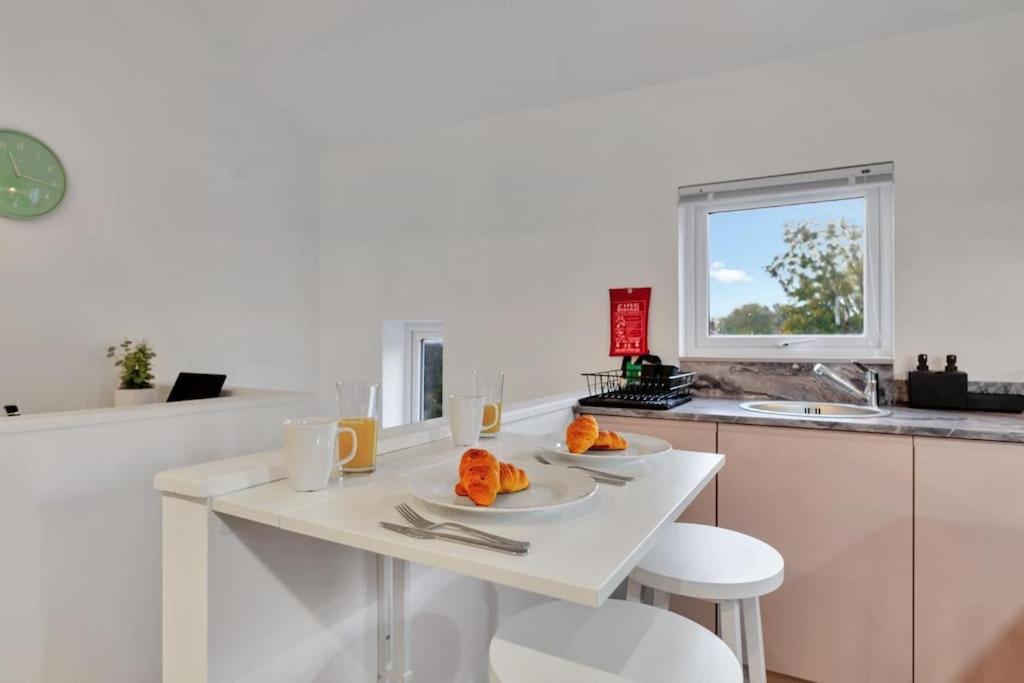 Apartamento 2 Bedroom Centre With Free Parking Gloucester