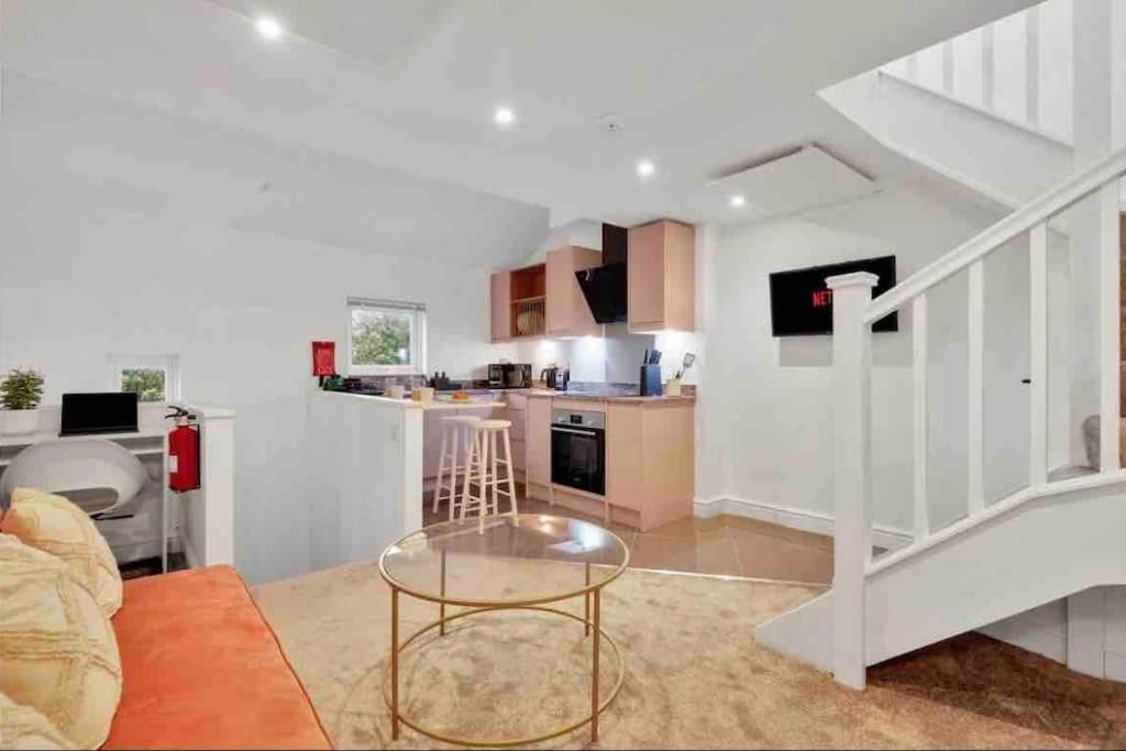 2 Bedroom Centre With Free Parking Apartamento Gloucester