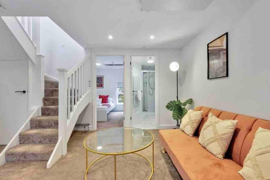 2 Bedroom Centre With Free Parking Глостер